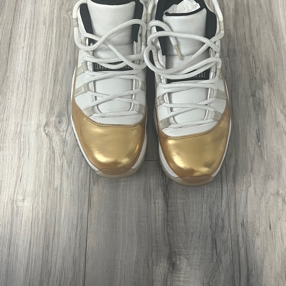 Jordan 11 Low Closing Ceremony - Picture 2 of 3